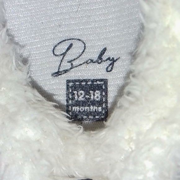 Fuzzy White Monster Claw Slippers for Kids - Picture 2 of 4